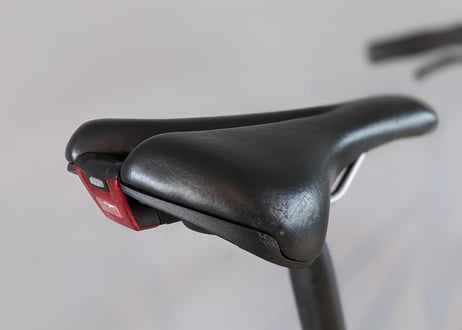 【中古】GIANT SEEK R3 クロスバイク マルチカラー タイヤ新品サイズアップ