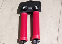 【新品】ODI LONG NECK GRIP SOFT COMPOUND グリップ レッド