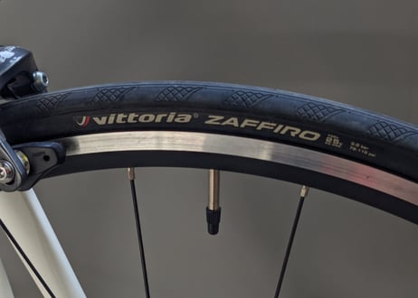 【中古】BASSO LESMO フラットバーロードバイク ホワイト クロモリ