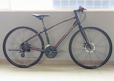 【中古】MERIDA CROSSWA200-MD クロスバイク ディスクブレーキ ブラックレッド
