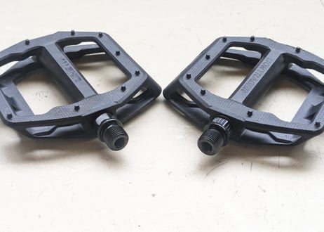 【中古】 BONTRAGER LINE COMP ペダル ブラック ナイロンボディ