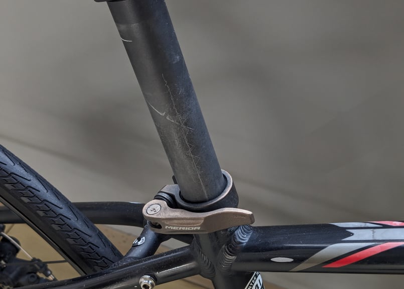 中古】MERIDA CROSSWA200-MD クロスバイク ディスクブレーキ ブラック