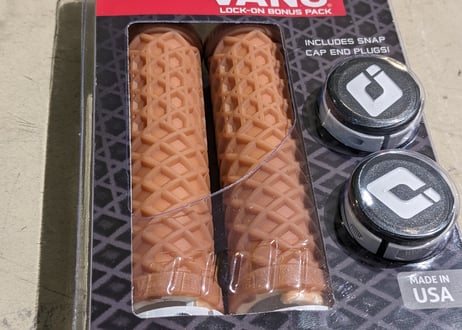 【新品】ODI VANS LOCK ON GRIP ロックオングリップ ガム チェッカー ホワイト