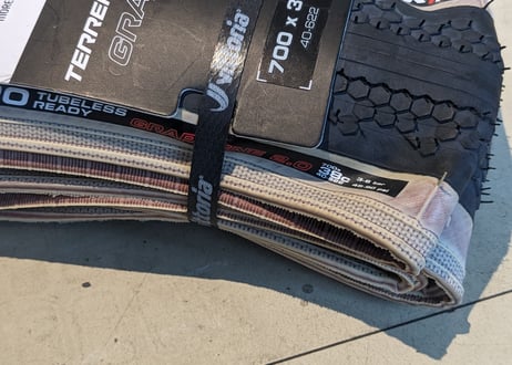 【中古】未使用 Vittoria TERRENO ZERO タイヤ 700×38c black para クリンチャー チューブレスレディ