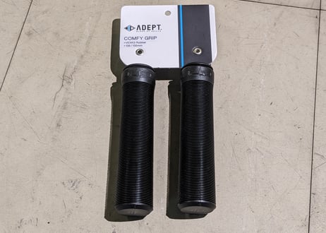【新品】ADEPT Comfy Grip ロックオングリップ ブラック