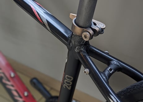 【中古】MERIDA CROSSWA200-MD クロスバイク ディスクブレーキ ブラックレッド