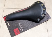 【新品】GIZA PRODUCTS VL-1221 Saddle サドル ブラック 鋲打