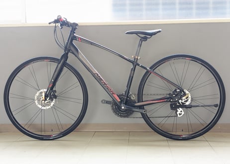 【中古】MERIDA CROSSWA200-MD クロスバイク ディスクブレーキ ブラックレッド
