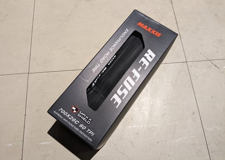 【新品】MAXXIS RE-FUSE 700×28c クリンチャータイヤ ブラック