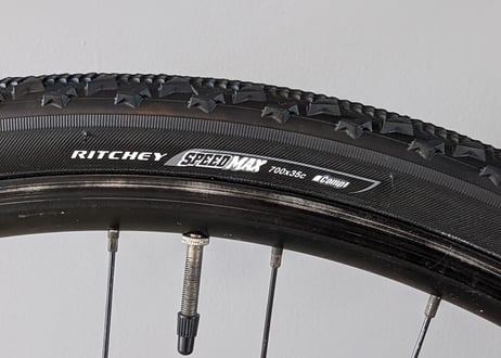 【中古】GIANT SEEK R3 クロスバイク マルチカラー タイヤ新品サイズアップ