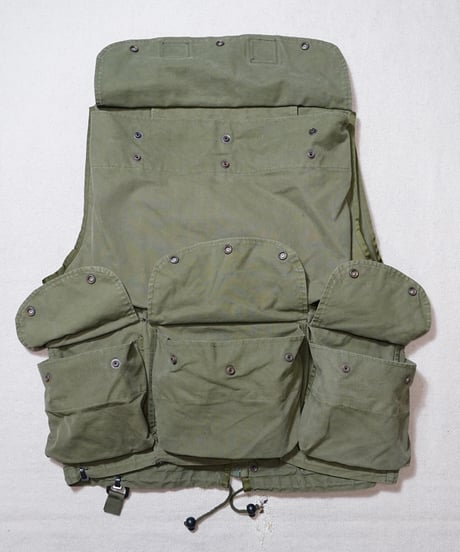 1990s Canadian army tactical vest