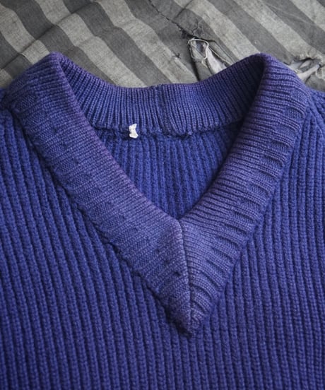1940s French heavy wool knit sweater