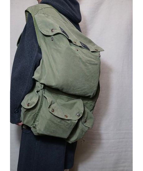 1990s Canadian army tactical vest