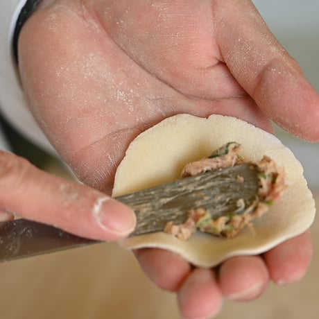 餃子の元博千年の手包み肉汁一口冷凍餃子30個入り