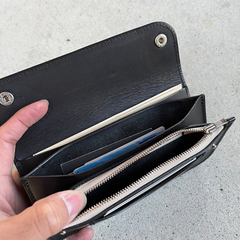 LW-05-BLK Tracker Wallet（ジャンパーホックボタン・ヌメ革） | kyo