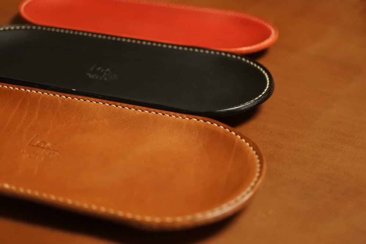 LT-01-BLK レザートレー Black（ヌメ革×ステンレス芯） | kyotani le