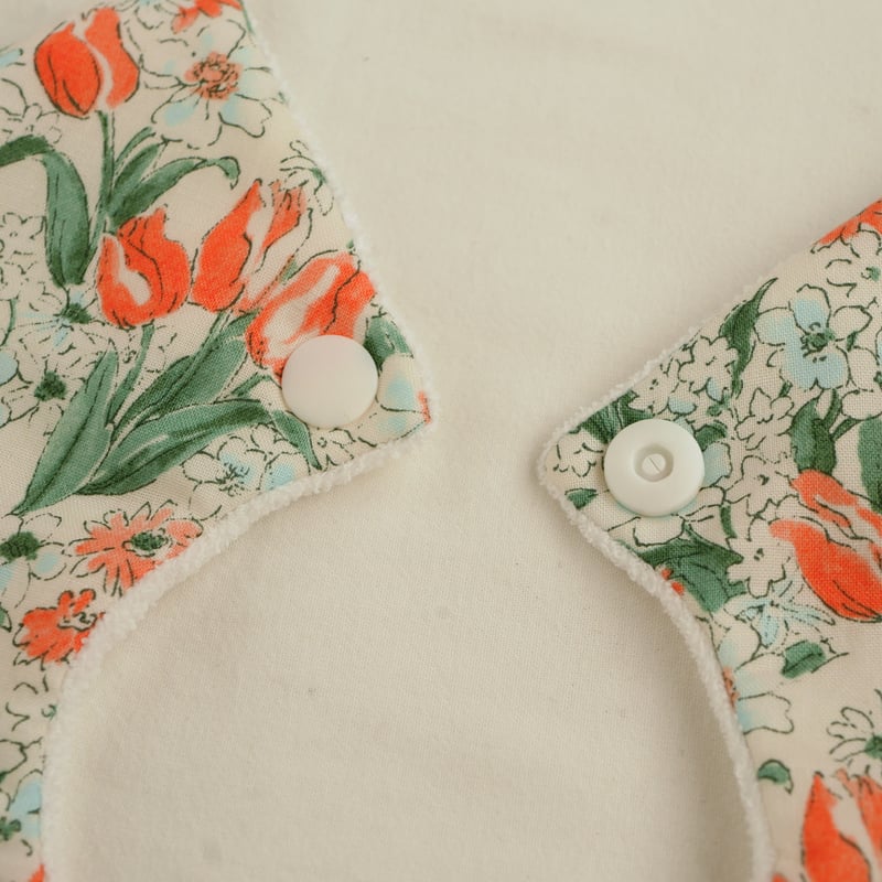 ベビー・キッズ 再販可能✳︎ふかふか刺繍スタイ＊tulip＊