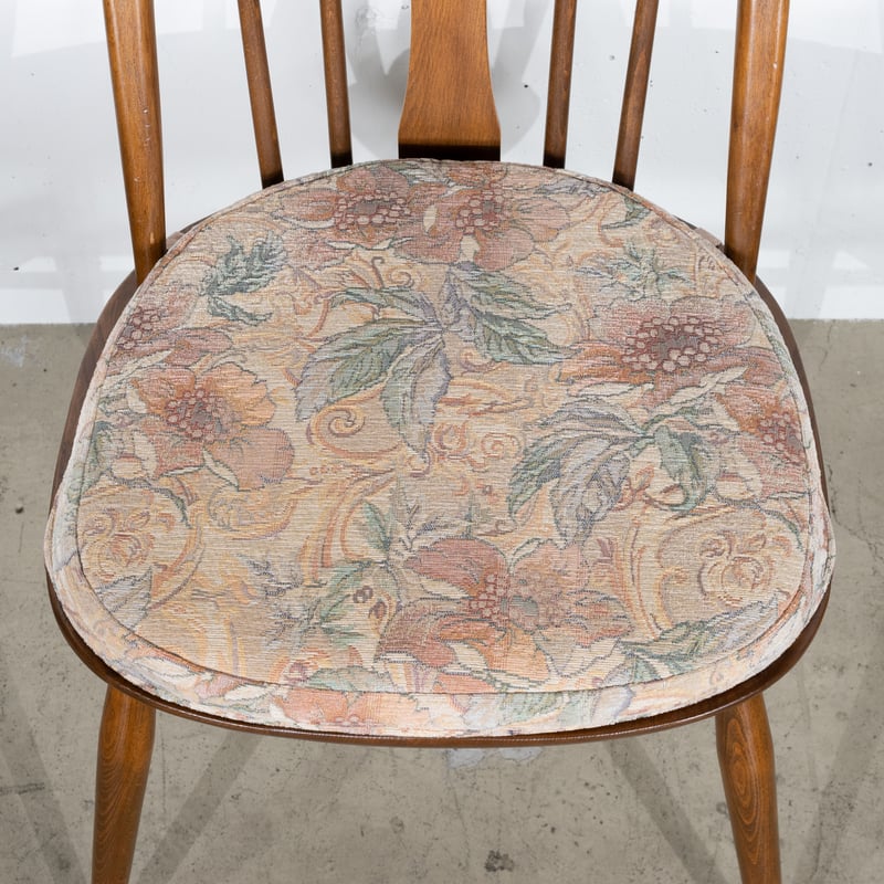 ERCOL 椅子用クッション未使用（狩猟柄刺繍）と使用感有り雉柄の2枚組み ERCOL スワンチェア（クッション付き） | 池田堂