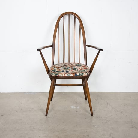 ERCOL クエーカーアームチェア（クッション付き）