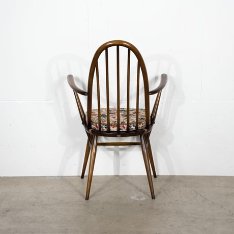 ERCOL クエーカーアームチェア（クッション付き）