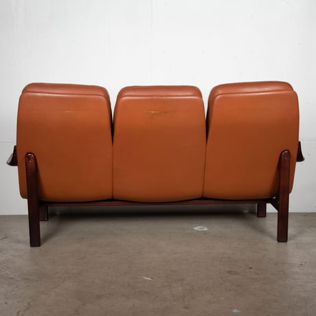 Berg Furniture E90クラシックハイバック3シーター デンマーク