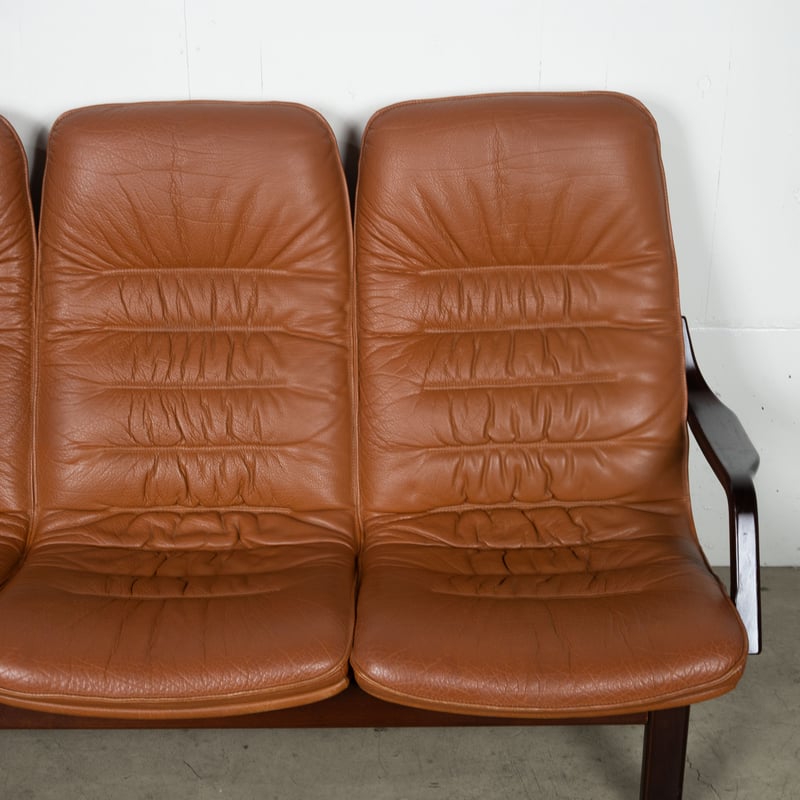 ベルグファニチャー　BERG　北欧　ビンテージ　デンマーク　オットマン Berg Furniture E90クラシックハイバック3シーター デンマーク