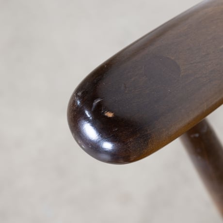 ERCOL クエーカーアームチェア（クッション付き）