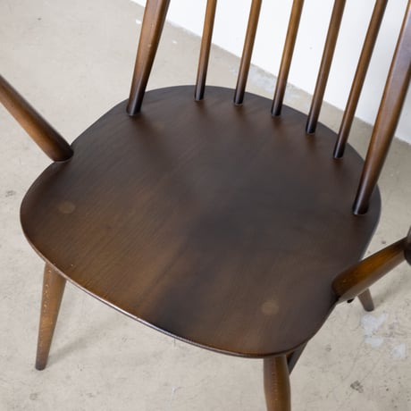 ERCOL クエーカーアームチェア（クッション付き）