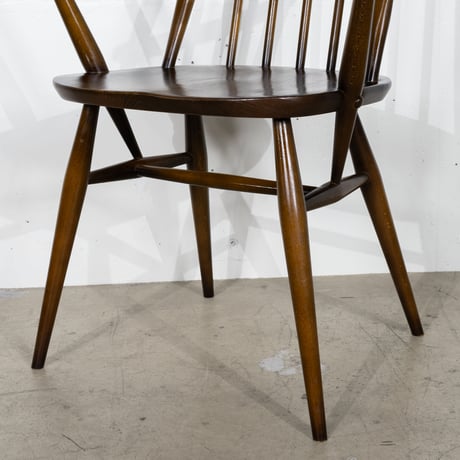 ERCOL クエーカーアームチェア（クッション付き）