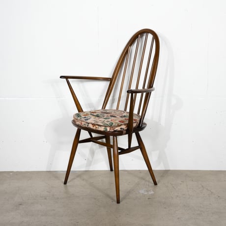 ERCOL クエーカーアームチェア（クッション付き）