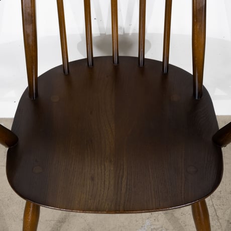 ERCOL クエーカーアームチェア（クッション付き）