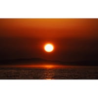 絵画風 壁紙ポスター (はがせるシール式) 日の出の太陽 朝焼け 絶景 神秘 癒し パワー 瞑想 キャラクロ SSRS-009W2 (ワイド版 603mm×376mm)