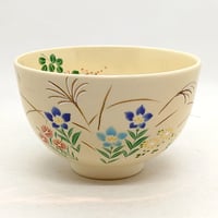 秋草抹茶碗