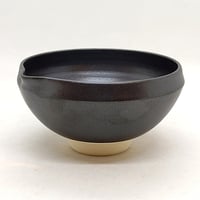 いぶし黒片口振分茶碗