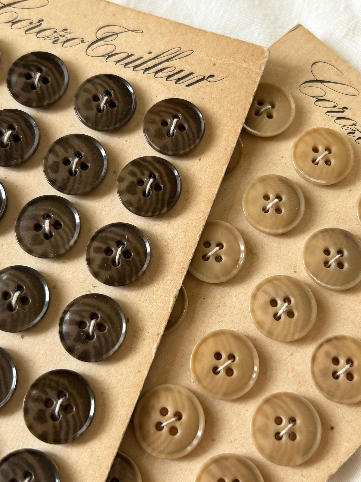 フランスVintageボタン 1シート（24個）ブラウン／ベージュ button 