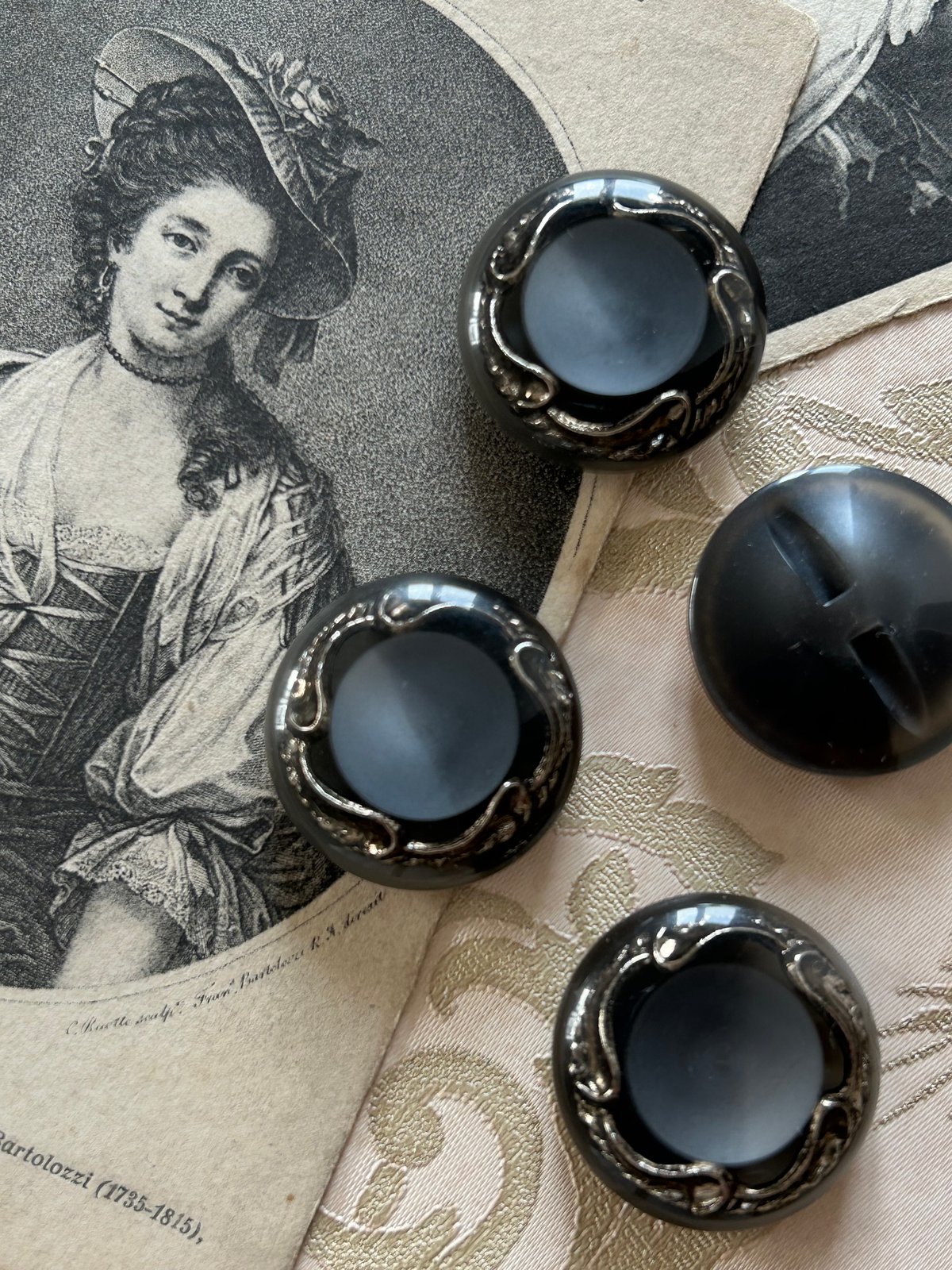 Japanese Vintageボタン グレー×シルバー 28mm | Le Chateau-