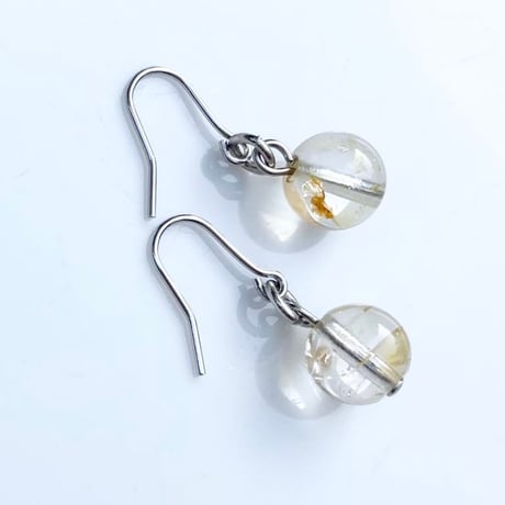 ゴールデントパーズ　ピアス