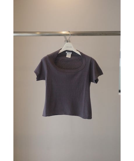 FUMIKA_UCHIDA "Trapezoid neck T-shirt"