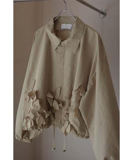 MARGE "High-Count floral motif blouson" beige