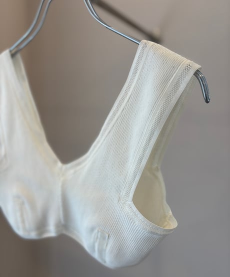 FUMIKA_UCHIDA "EYLET RIB STITCH BRA TOP" (OFF WHITE / CHARCOAL)