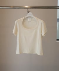 FUMIKA_UCHIDA "Trapezoid neck T-shirt"