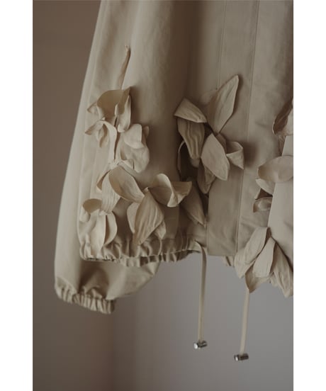 MARGE "High-Count floral motif blouson" beige