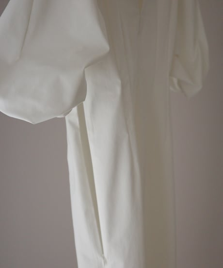 MARGE / Twill tuck sleeve gown (off white)