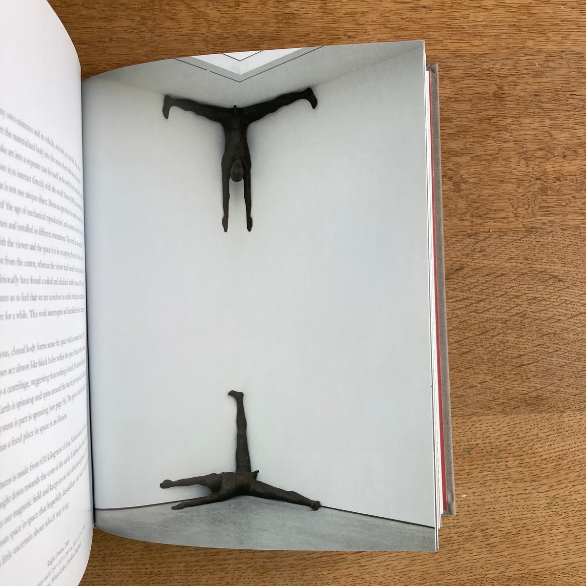 ANTONY GORMLEY｜ON SCULPTURE | WHITEGREEN GALLERY
