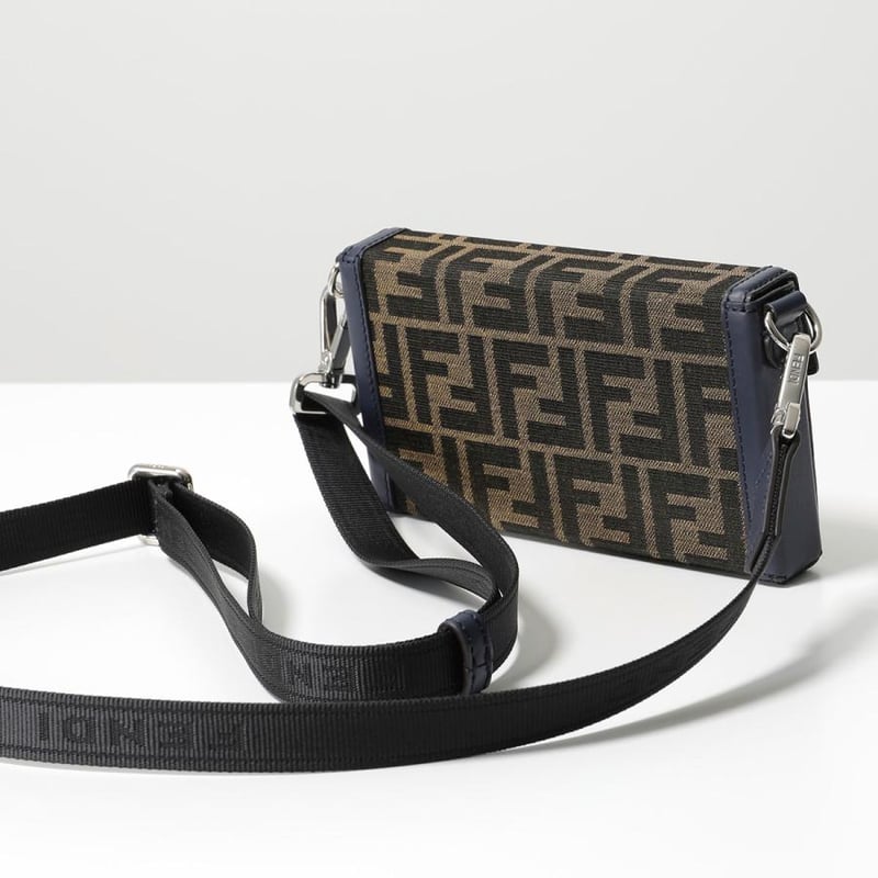 SnowMan / 目黒蓮さん アンバサダーブランド 】FENDI ショルダーバッグ  