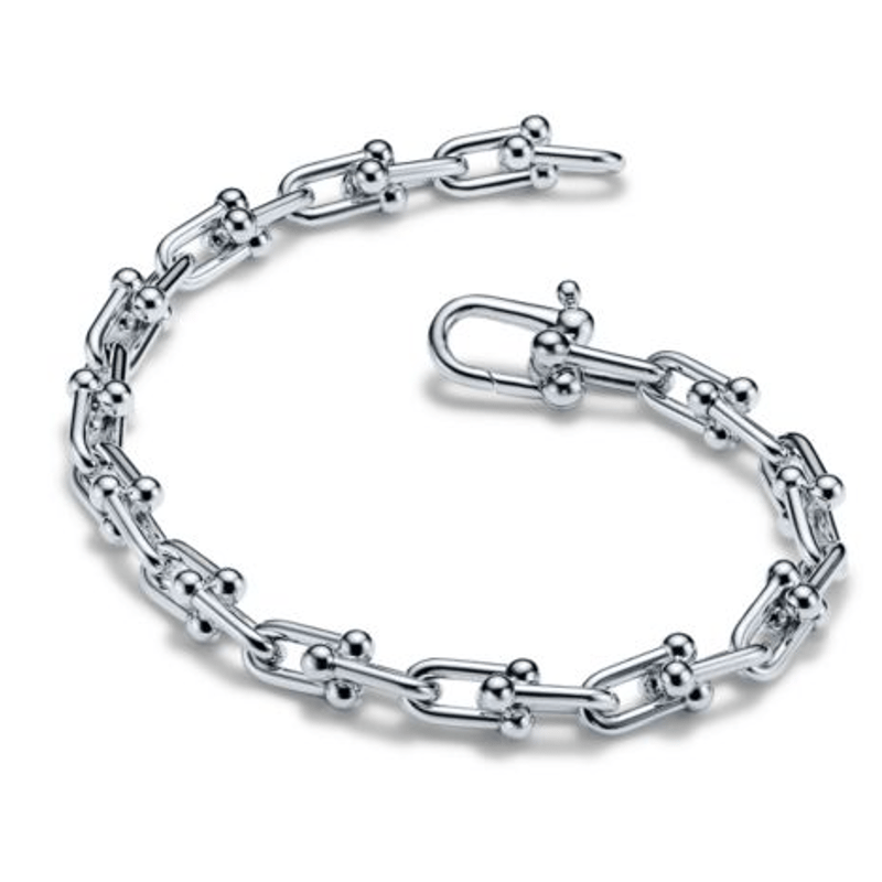 美品✨CELINE ブレスレット マカダム　トリオンフ ゴールド　松村北斗着用 SixTONES YouTube - Kyoto Drive Vol.1~3 松村北斗さん着用