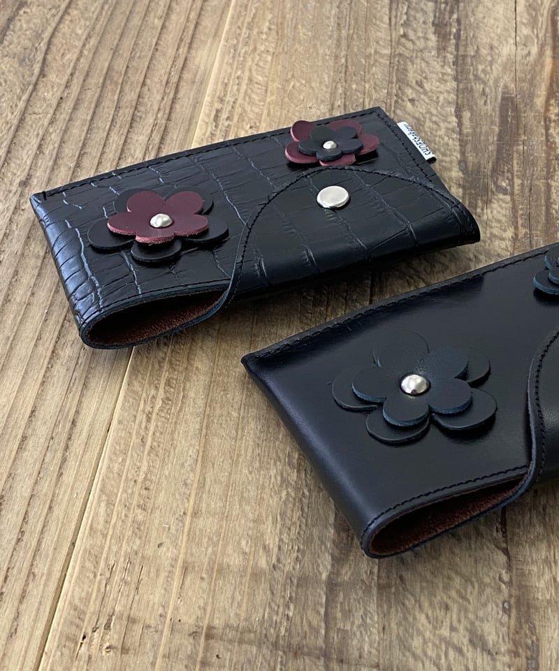 カードケース（本革） フラワー 黒カーフ、黒クロコ型押し