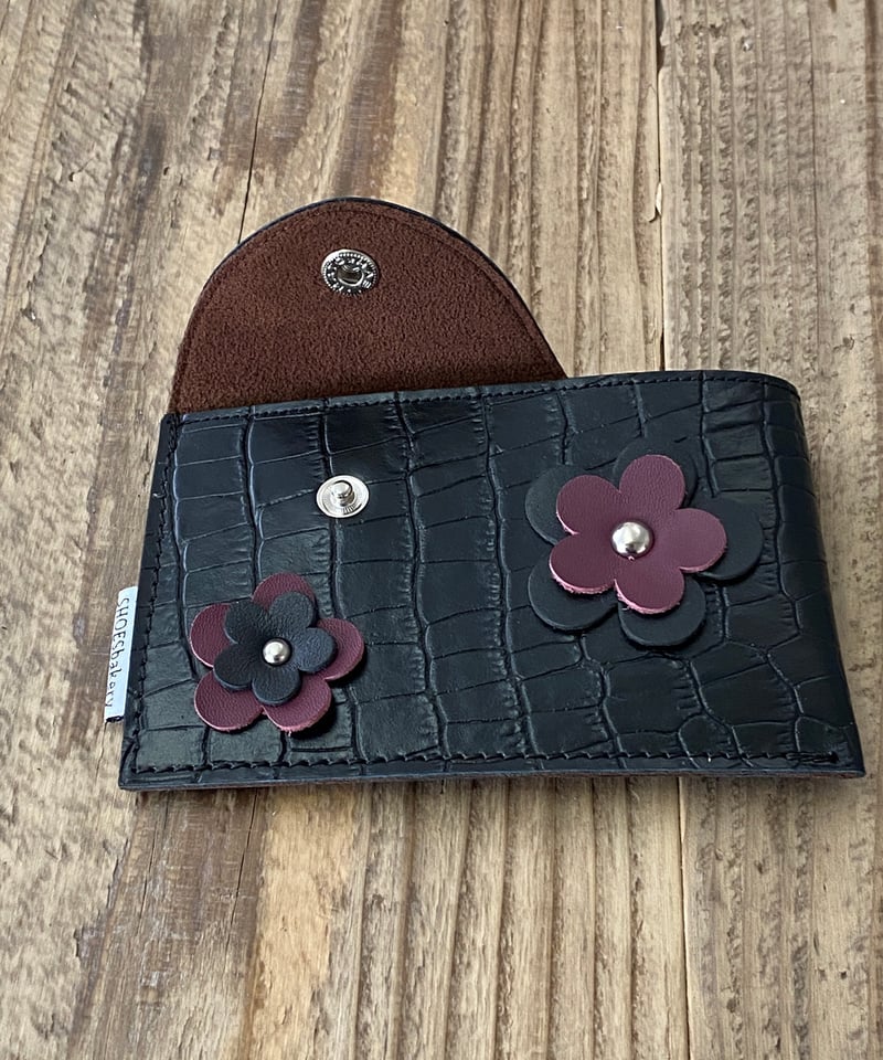 カードケース（本革） フラワー 黒カーフ、黒クロコ型押し