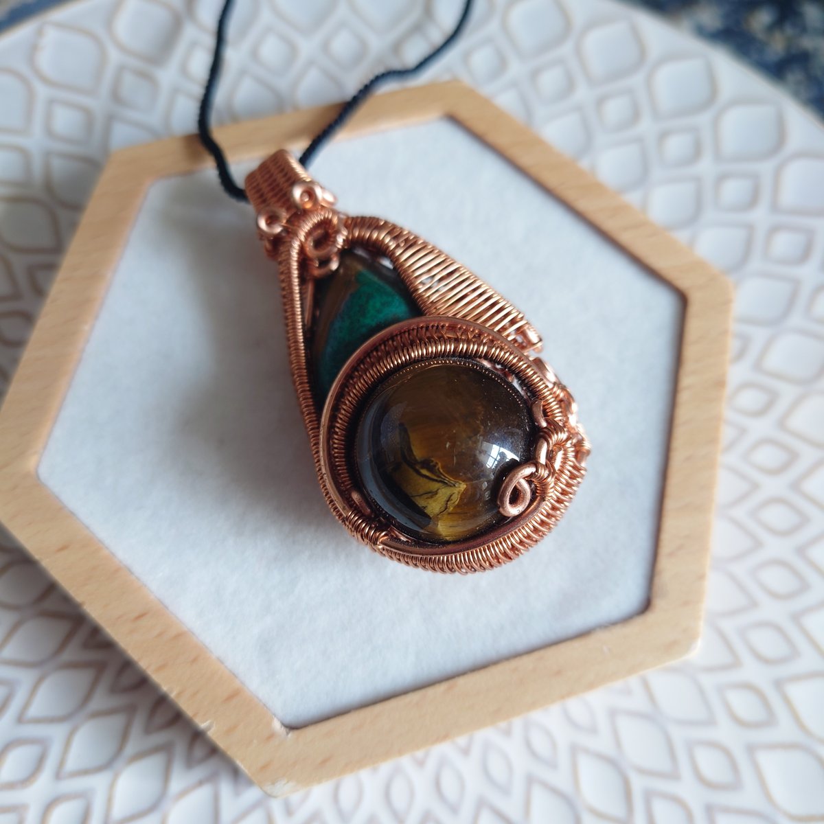 ワイヤーアートネックレス① | 時の旅人