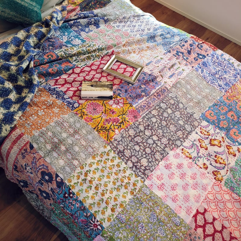105ꕤ︎︎パッチワーク 手作りカンタキルト プリント マルチカバー 手作り 105ꕤ︎︎パッチワーク 手作りカンタキルト プリント マルチカバー